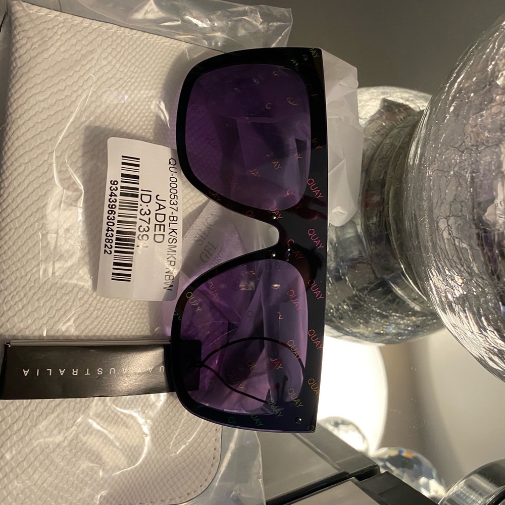 Brand New Quay Jades Sunglasses